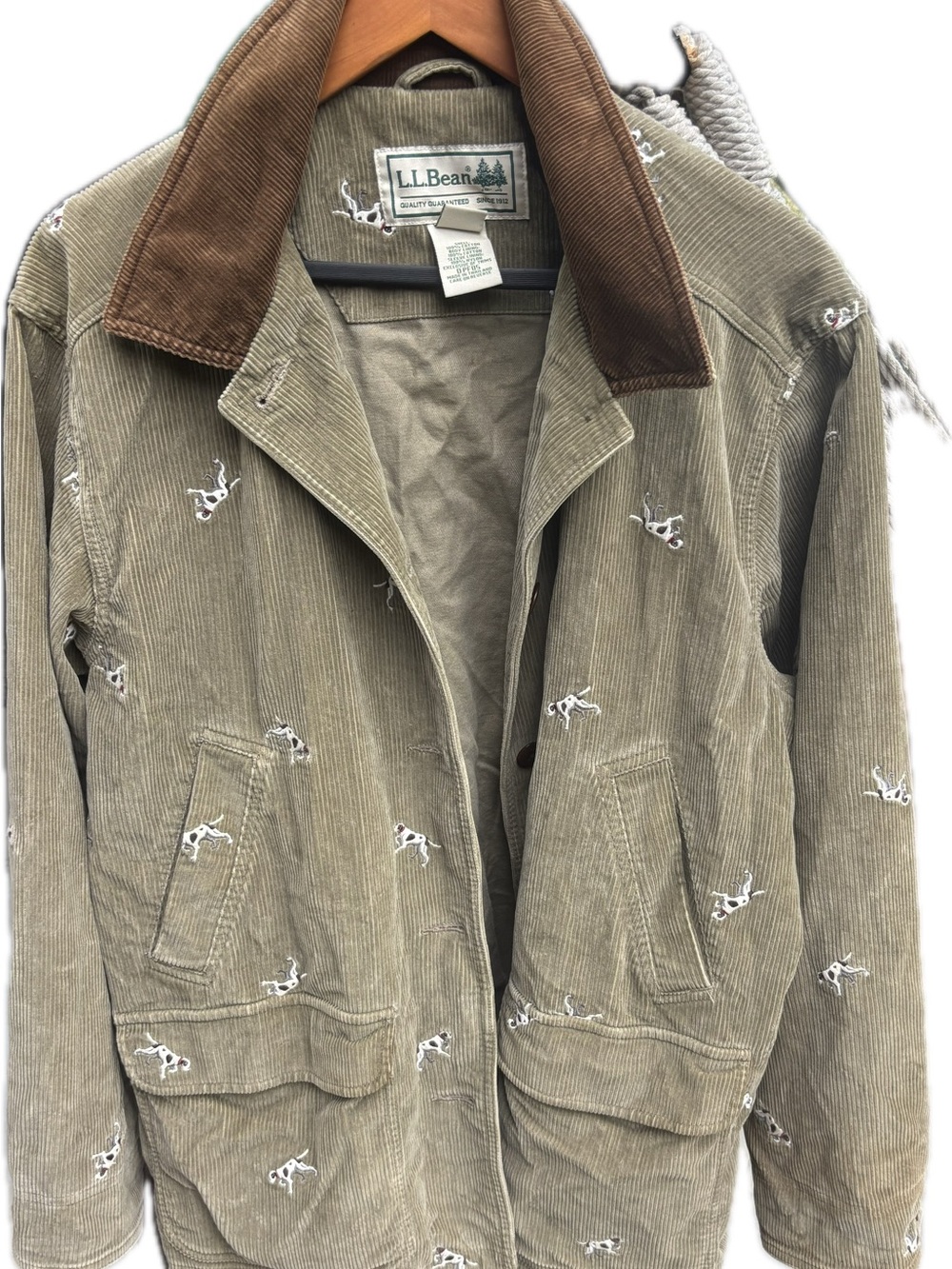 L.L.Bean Vintage Corduroy Embroidered Hunting Dog Chore Jacket Hunting Dog XL
